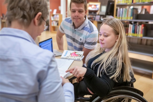 Personer i bibliotek