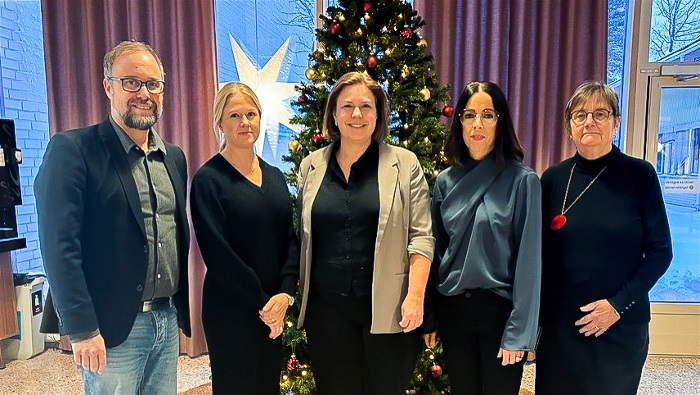 Tommy Svensson, regiondirektör, Sofia Nilsefur, tf vice ordförande Vårdförbundet, Sara Bäckmark, tf HR-direktör, Jenny Olsson, ordförande Vårdförbundet, Elisabeth Karlsson, hälso- och sjukvårdsdirektör.