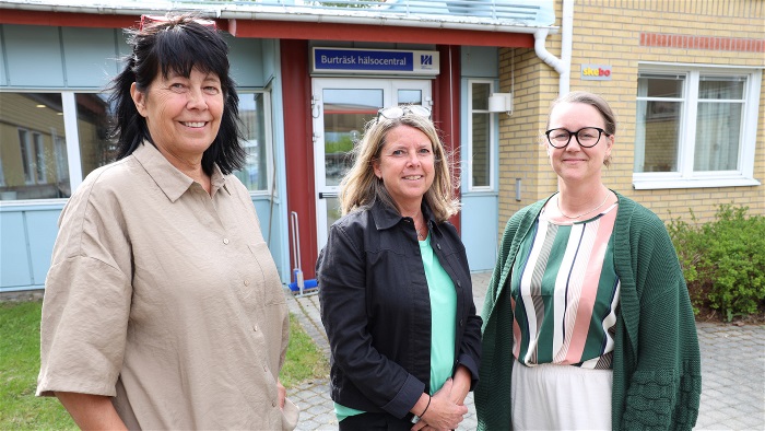 Från vänster: Ejja Häman Aktell, strateg och processledare, Sissel Wold, enhetschef Burträsk hälsocentral, Jenni Fryxell, verksamhetschef område Syd.